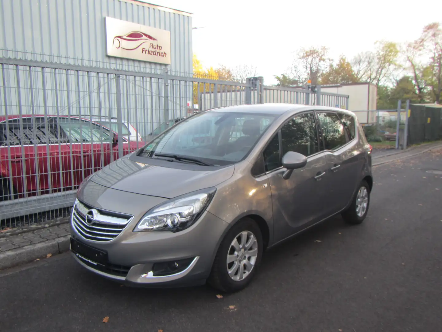 Opel Meriva Innovation Automatik, TÜV neu, aus 1.Hand Beige - 1
