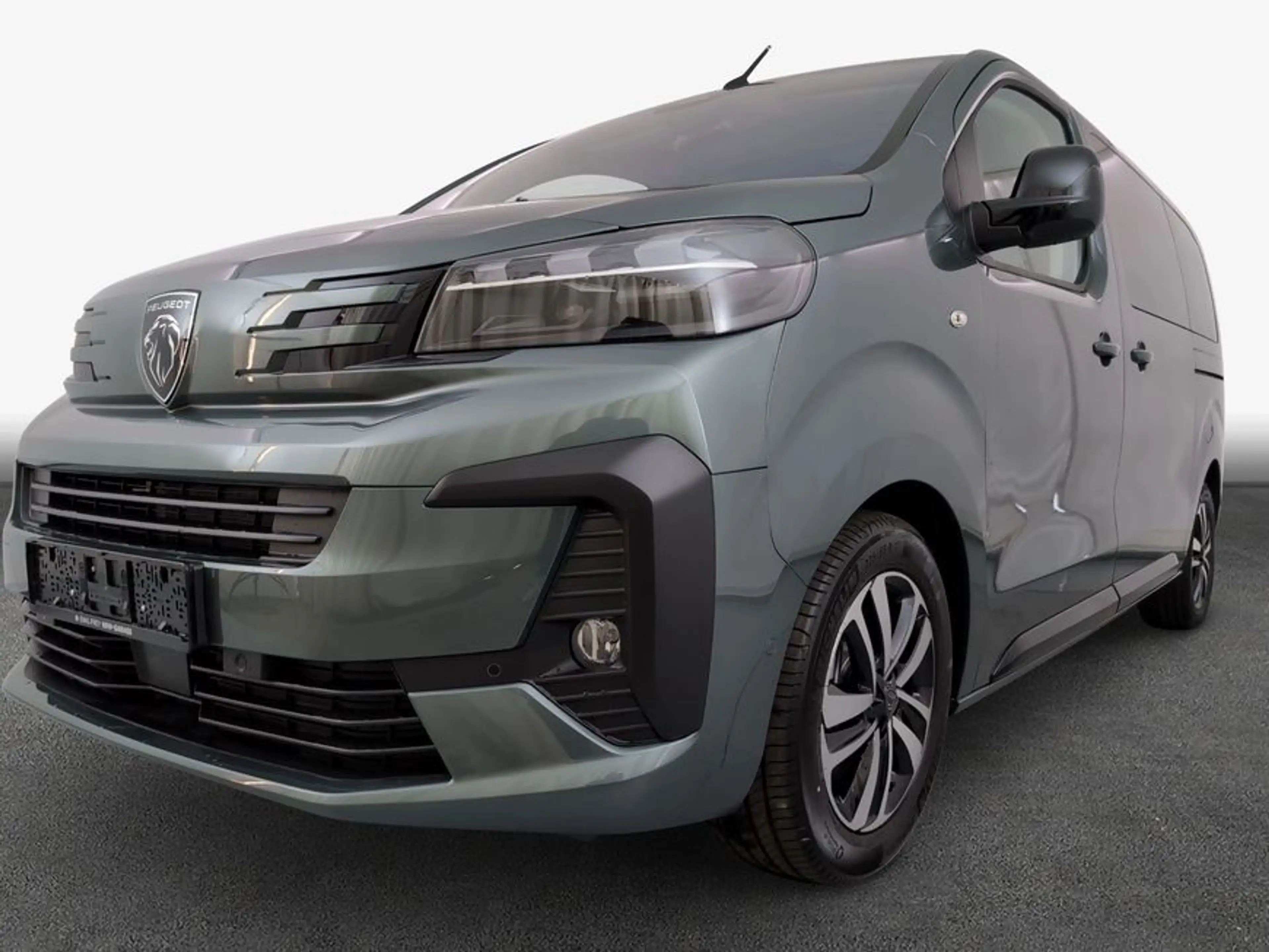 Peugeot Traveller L2 2.0 BlueHDi 180 EAT8 Active 8-Sitzer — photo 6