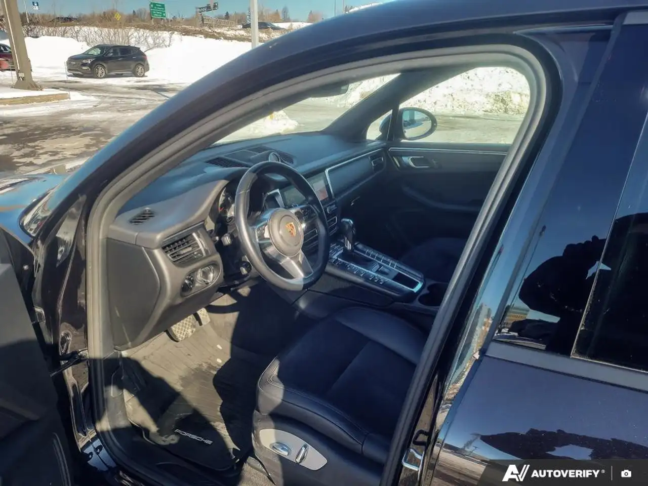 Porsche Macan снимка Porsche Macan