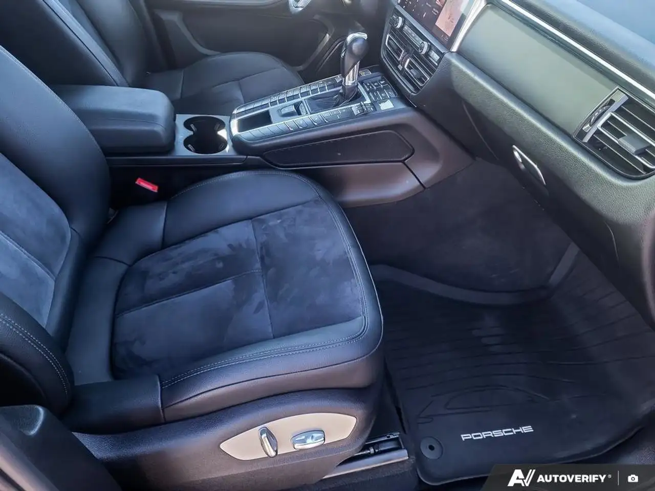 Porsche Macan снимка Porsche Macan