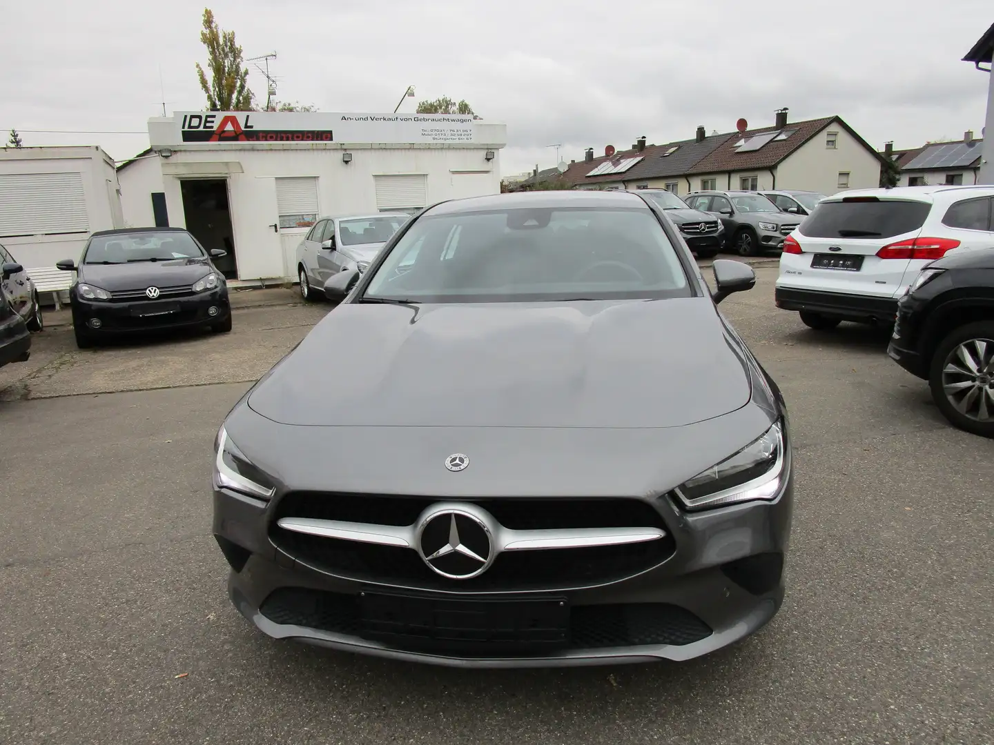 Mercedes-Benz CLA 200 2.0d Shooting Brake *Navi*MBUX*PDC Grau - 2