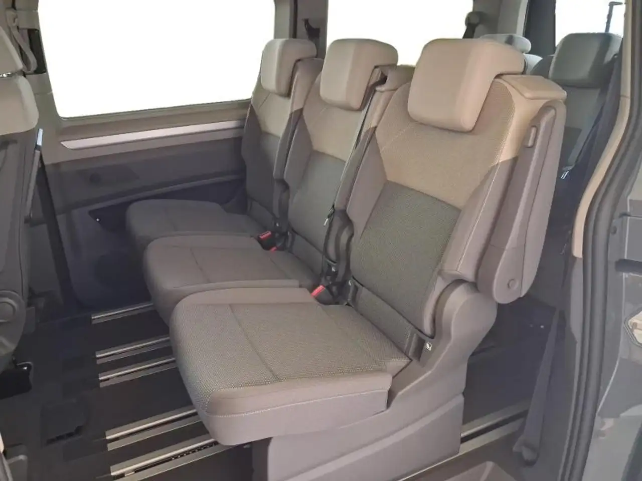 Volkswagen T7 Multivan 2026 — фото 11