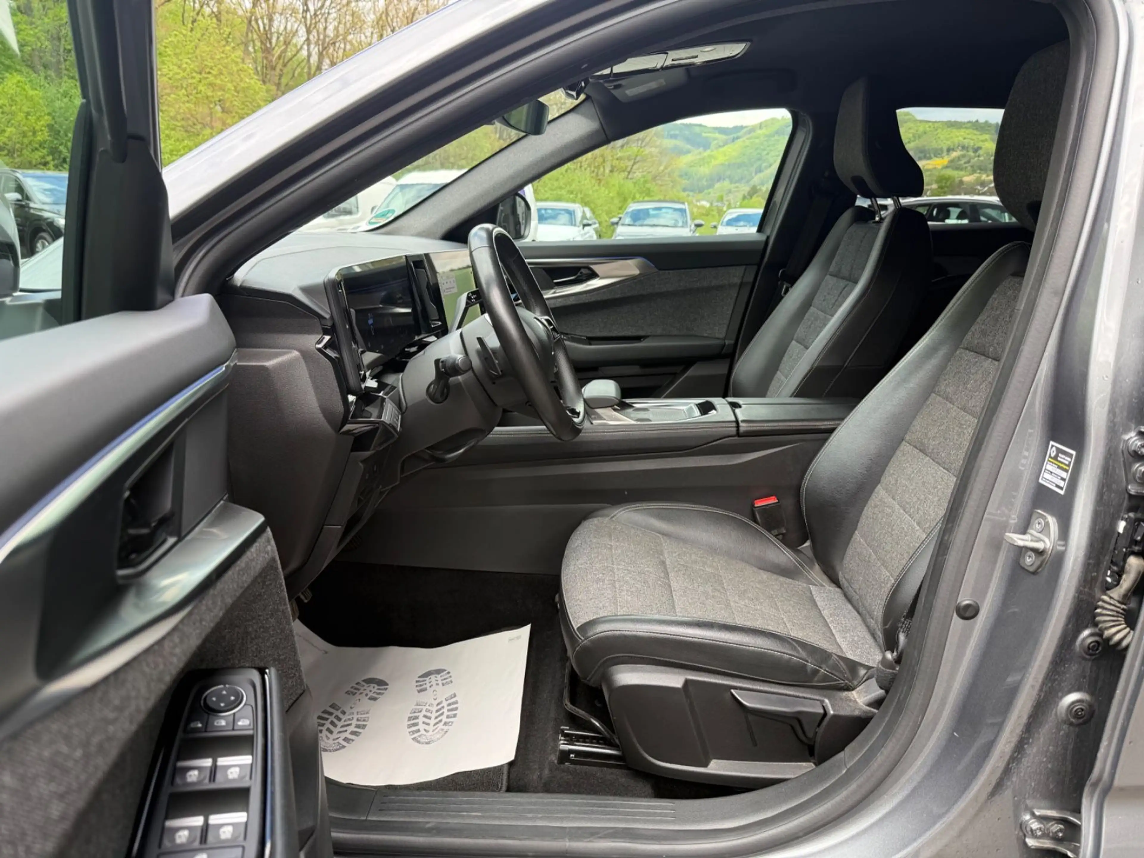 Renault Espace VI Techno E-Tech Hybrid *APP *LED *AHK — photo 9