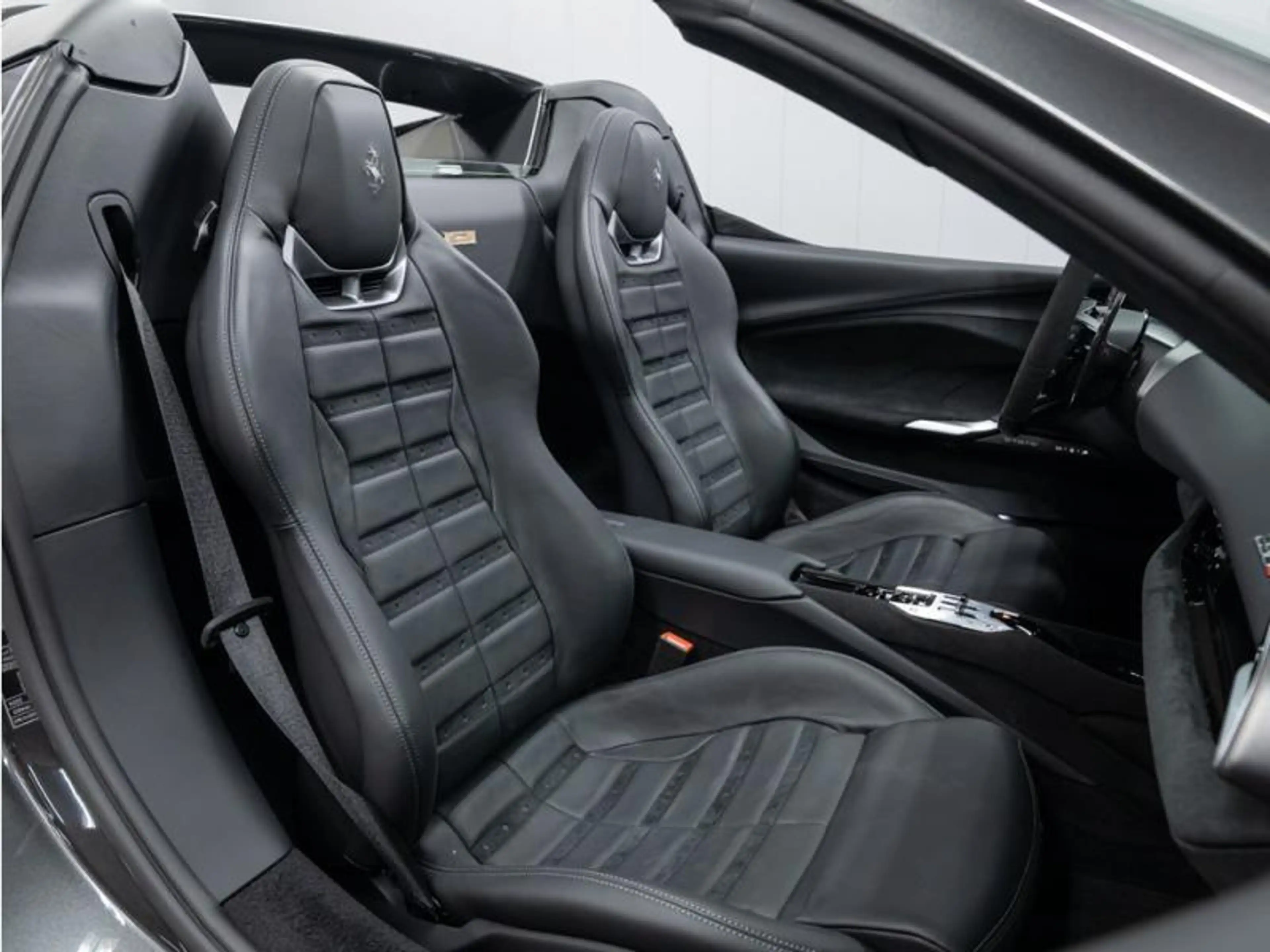 Ferrari 296 GTS — photo 10