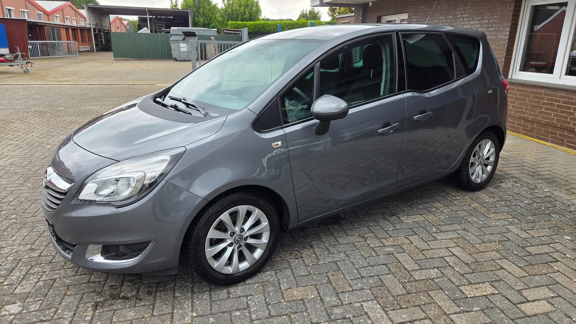 Opel Meriva Active Grau - 1