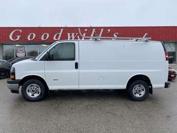 RWD 2500 CARGO, CLEAN CARFAX, 2.8L DIESEL!