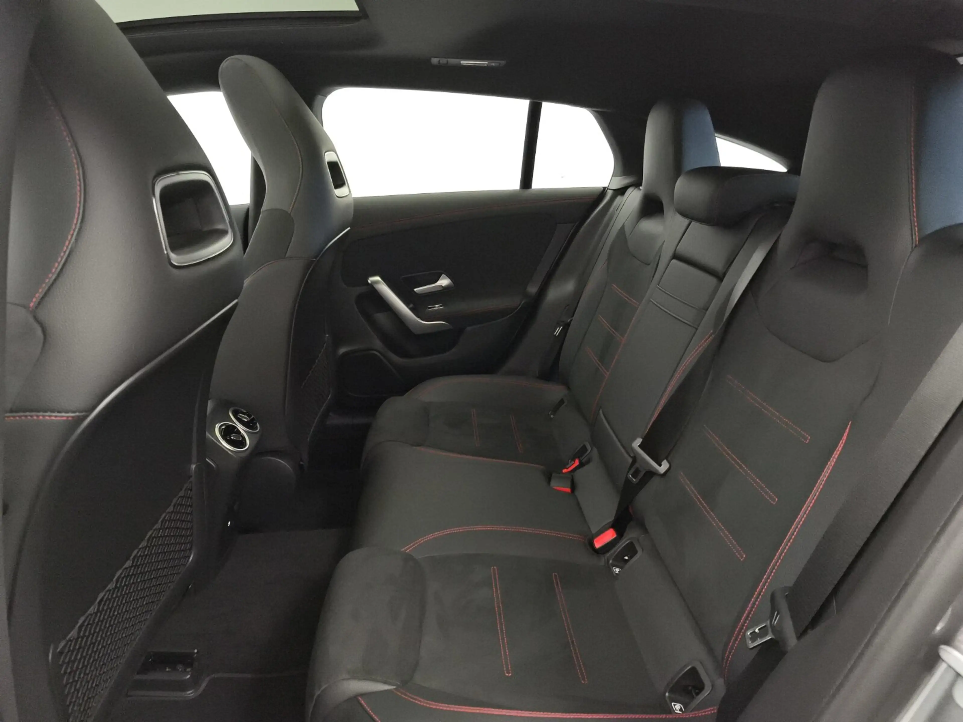Mercedes-Benz CLA 250 CLA 250e SB AMG Advanced+ Distro Pano AHK Ambien — photo 13