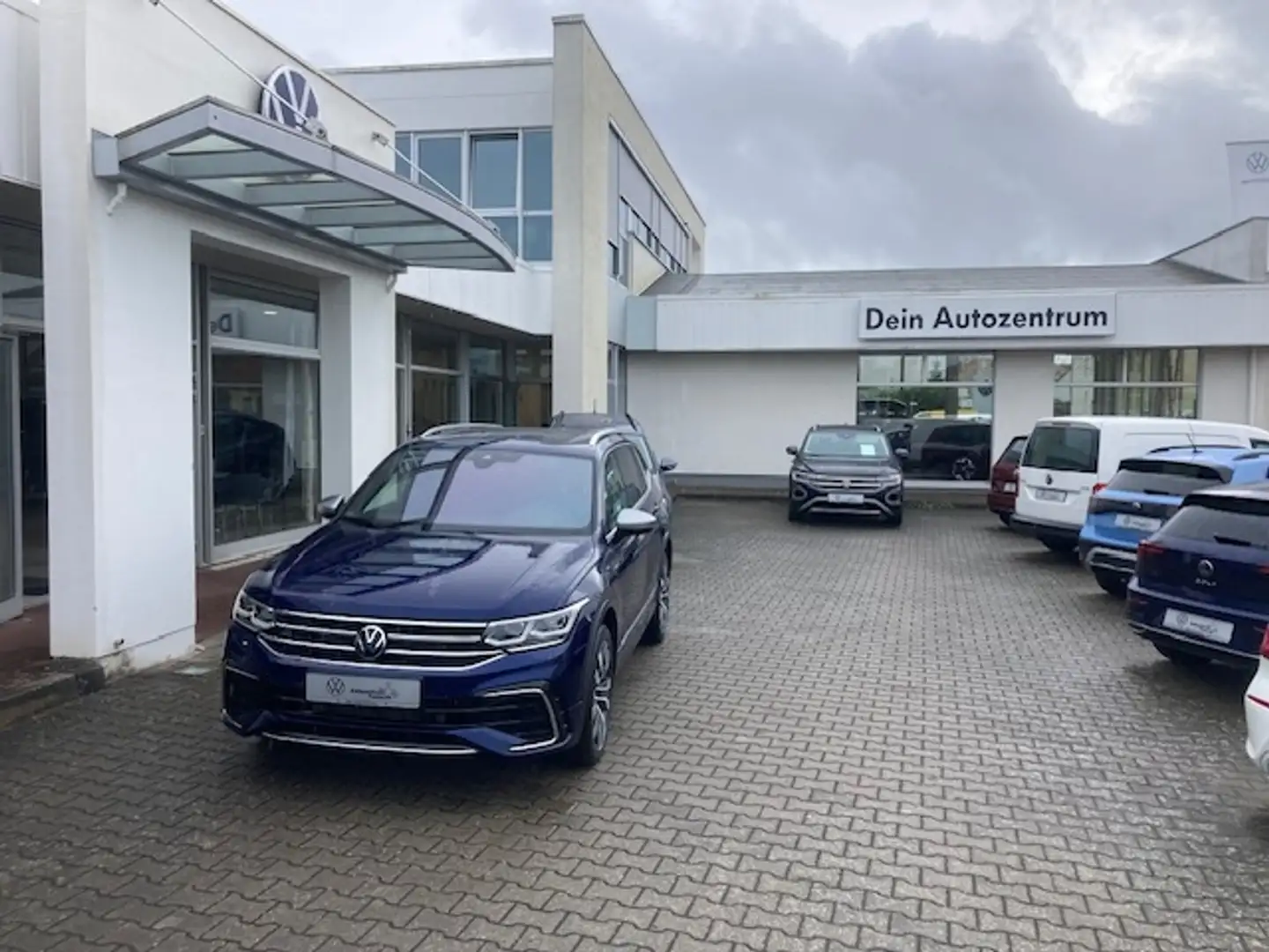 Volkswagen Tiguan Allspace BJ 2.0 TDI DSG 4M R-Line Blau - 2
