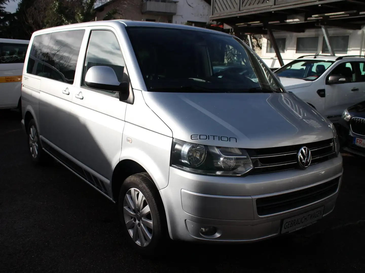 Volkswagen T5 Multivan 2,0TDI/140PS/7Sitz/Temp/AluAllwetter Silber - 1