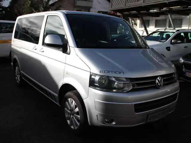 Volkswagen T5 Multivan 2,0TDI/140PS/7Sitz/Temp/AluAllwetter