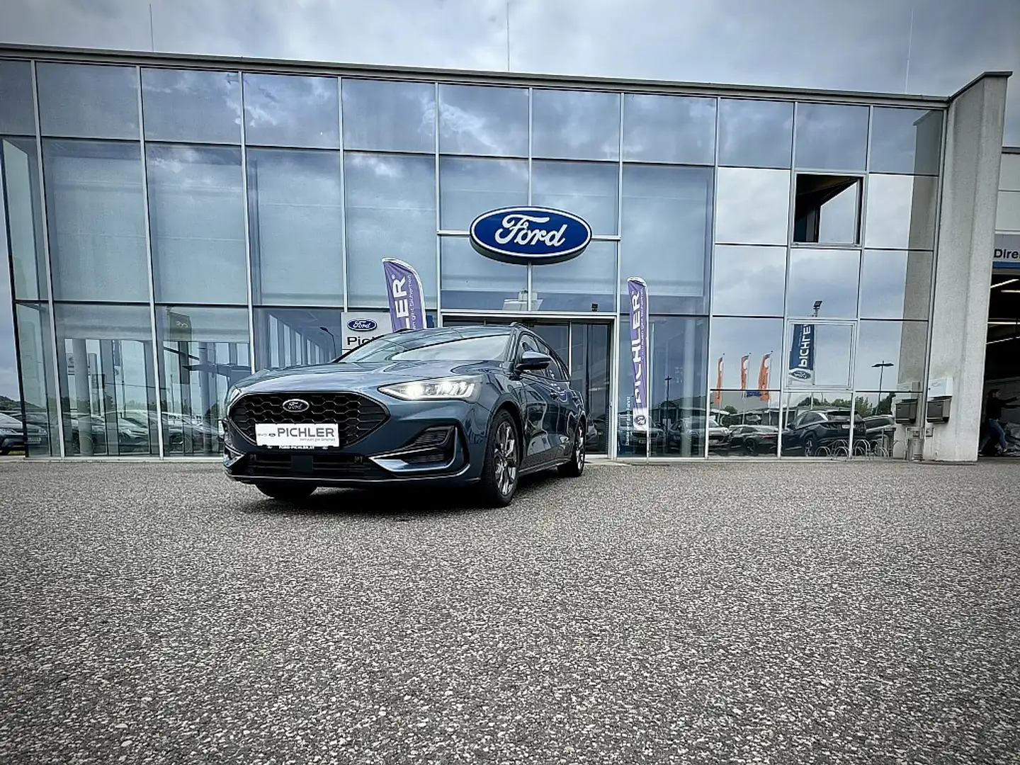 Ford Focus Turnier ST-Line X 1.0 EcoB. 125PS LEASING AKTION Blau - 1