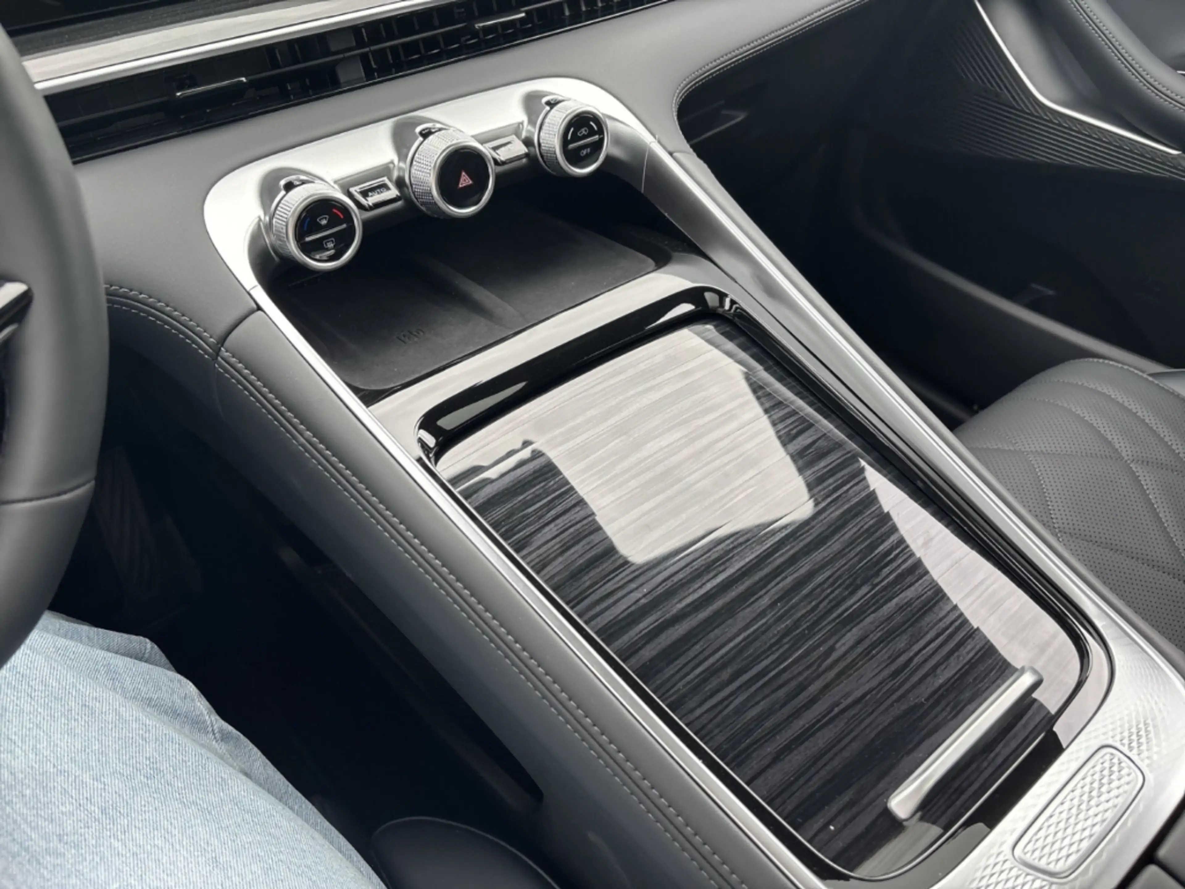 Omoda 9 Exclusive PHEV 1.5 TGDI AWD / MASSAGE / 540° / PAN — photo 15