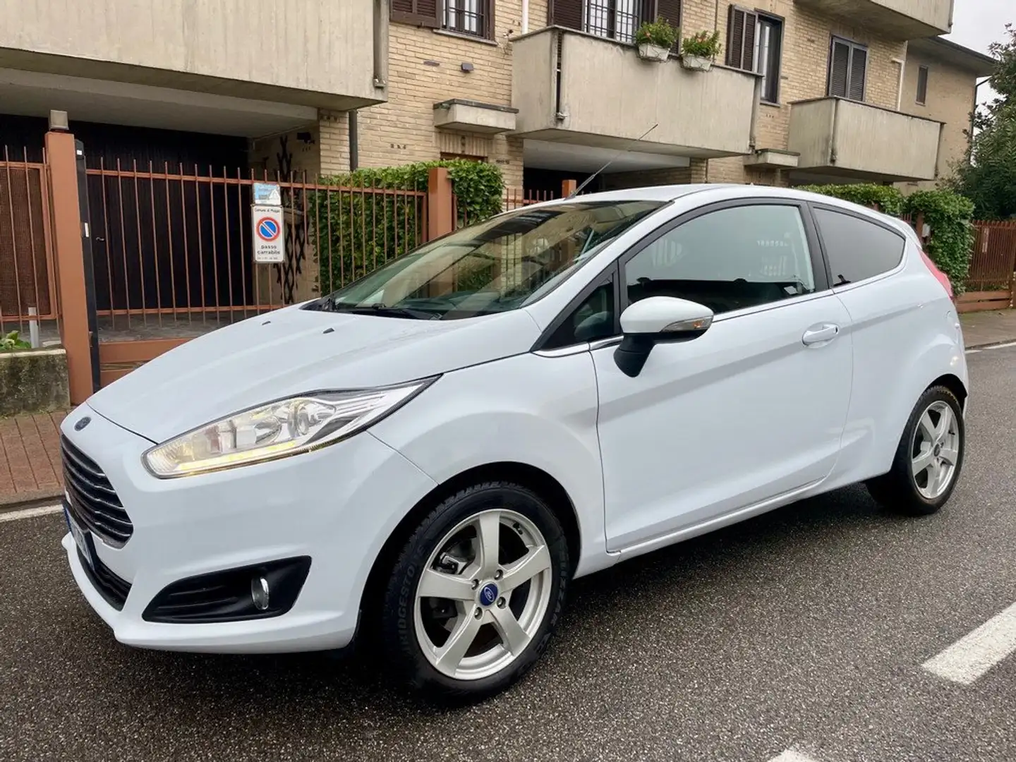 Ford Fiesta Fiesta VI 1.2 COME NUOVA NEOPATENTATI EURO6 Bianco - 1