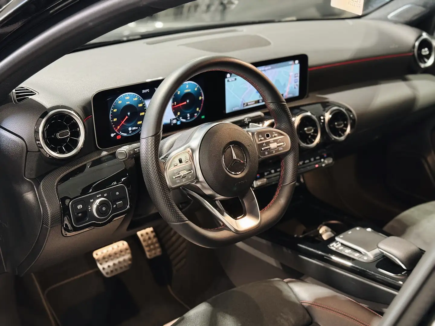 Mercedes-Benz A 200 d AMG-Line - 12 Maand Garantie Zwart - 2