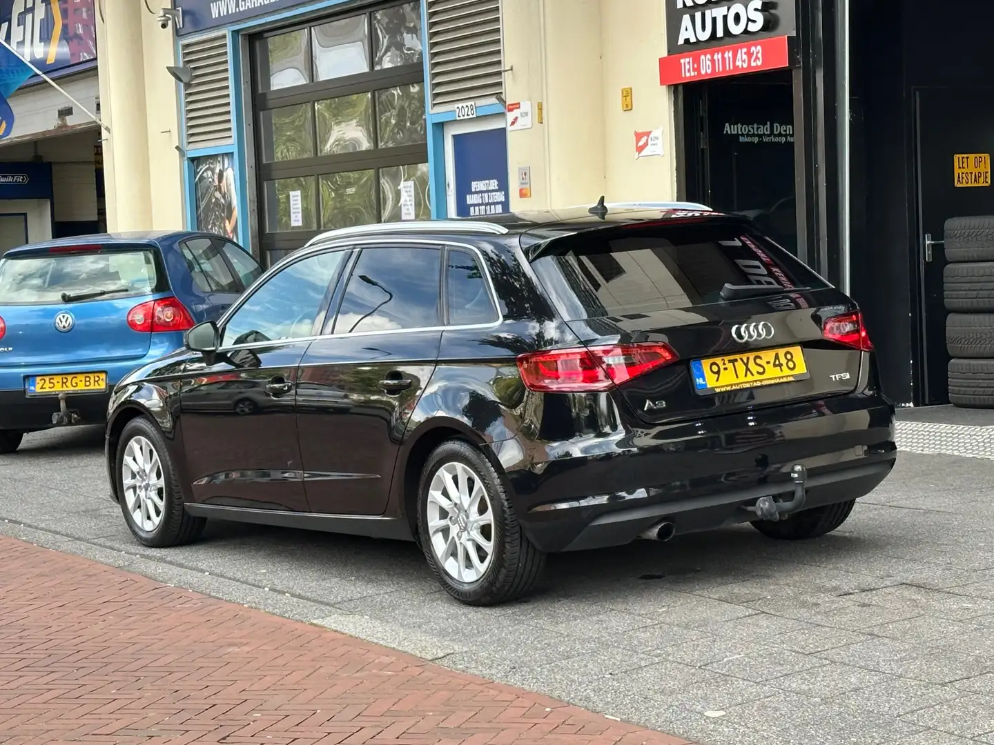 Audi A3 Sportback 1.2 TFSI Attraction Pro Line plus Navi C Schwarz - 2