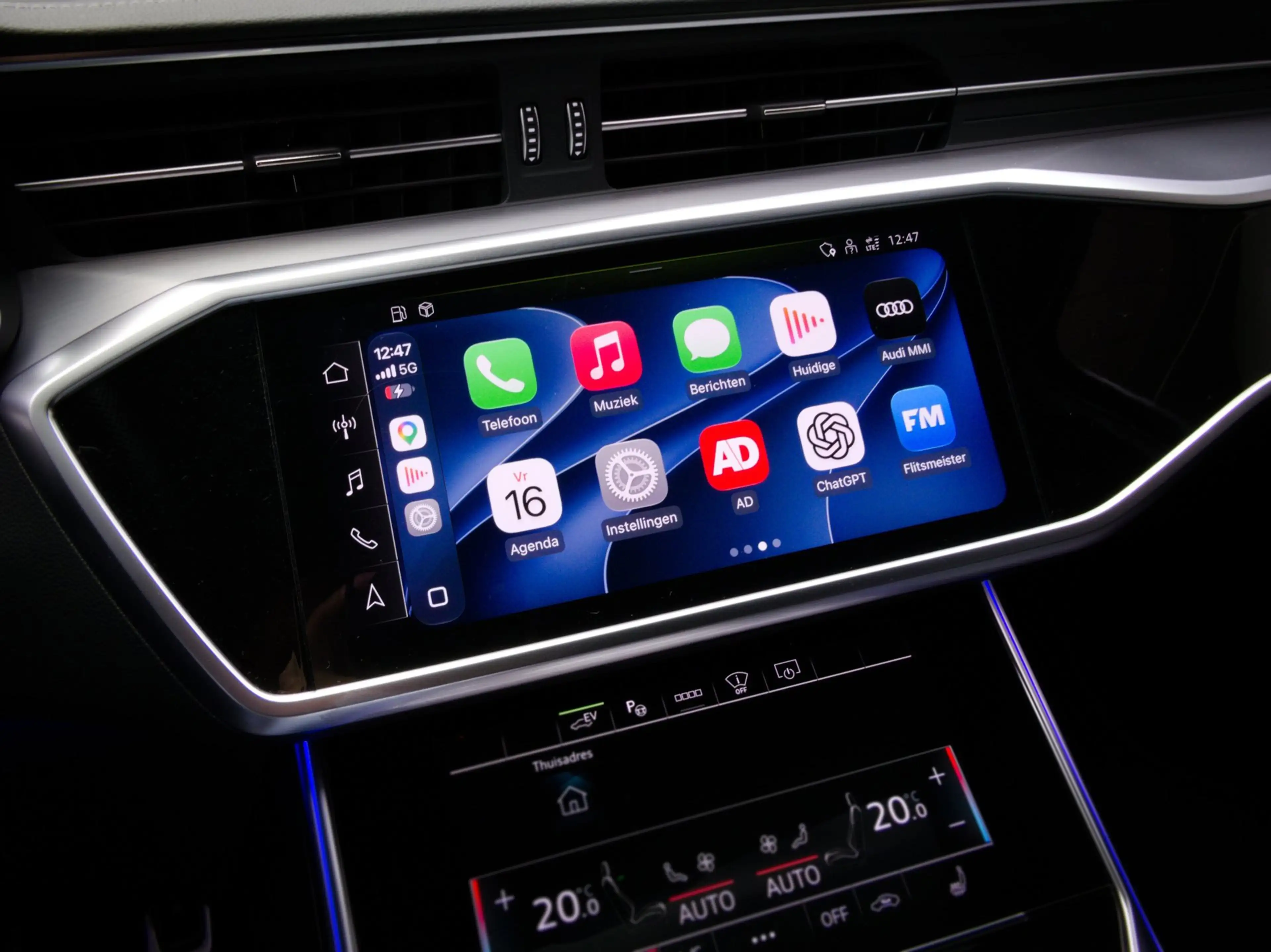 Audi A6 Avant 55 TFSI e quattro Competition S-Line Edition — photo 32
