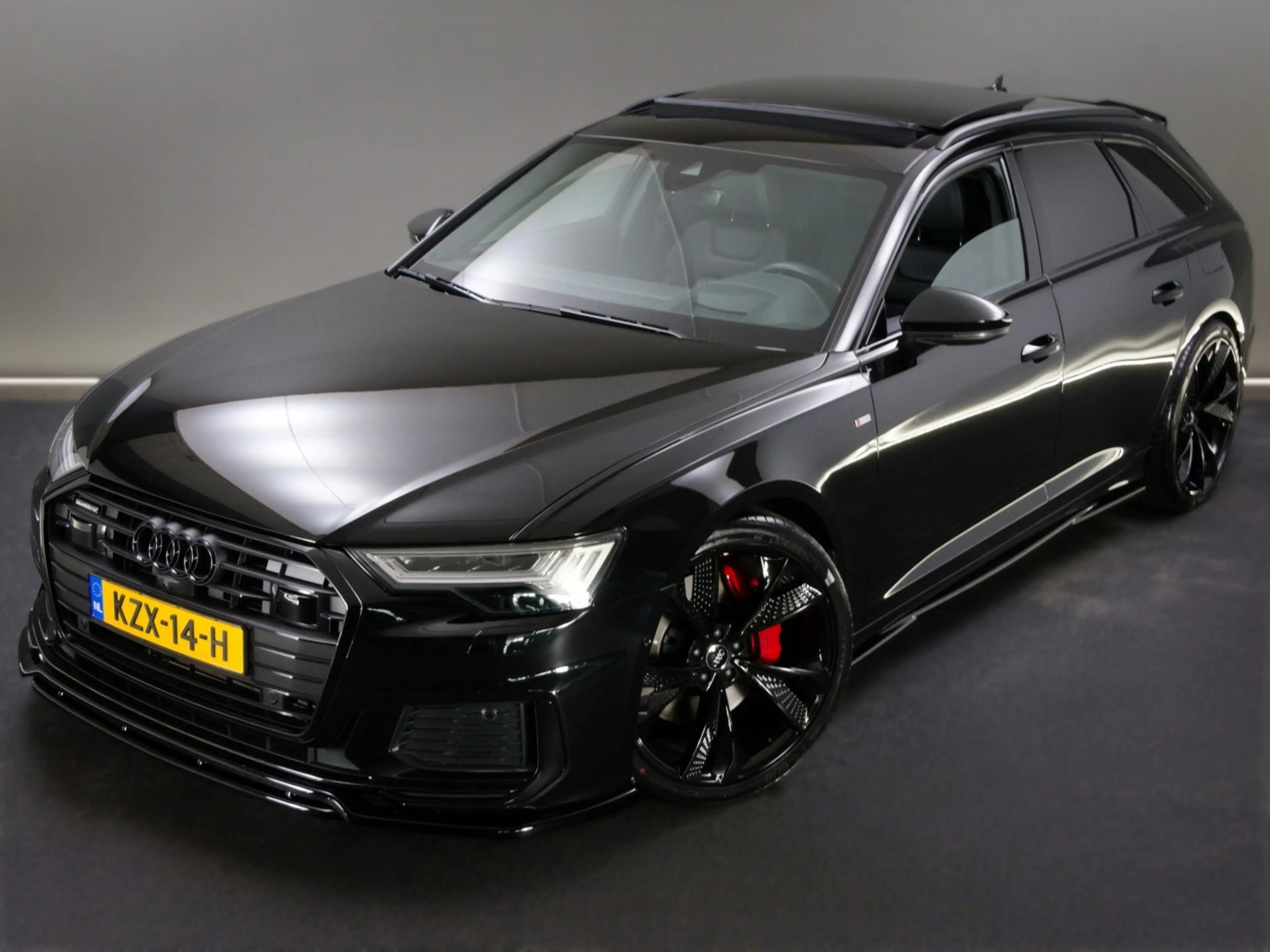 Audi A6 Avant 55 TFSI e quattro Competition S-Line Edition — photo 17