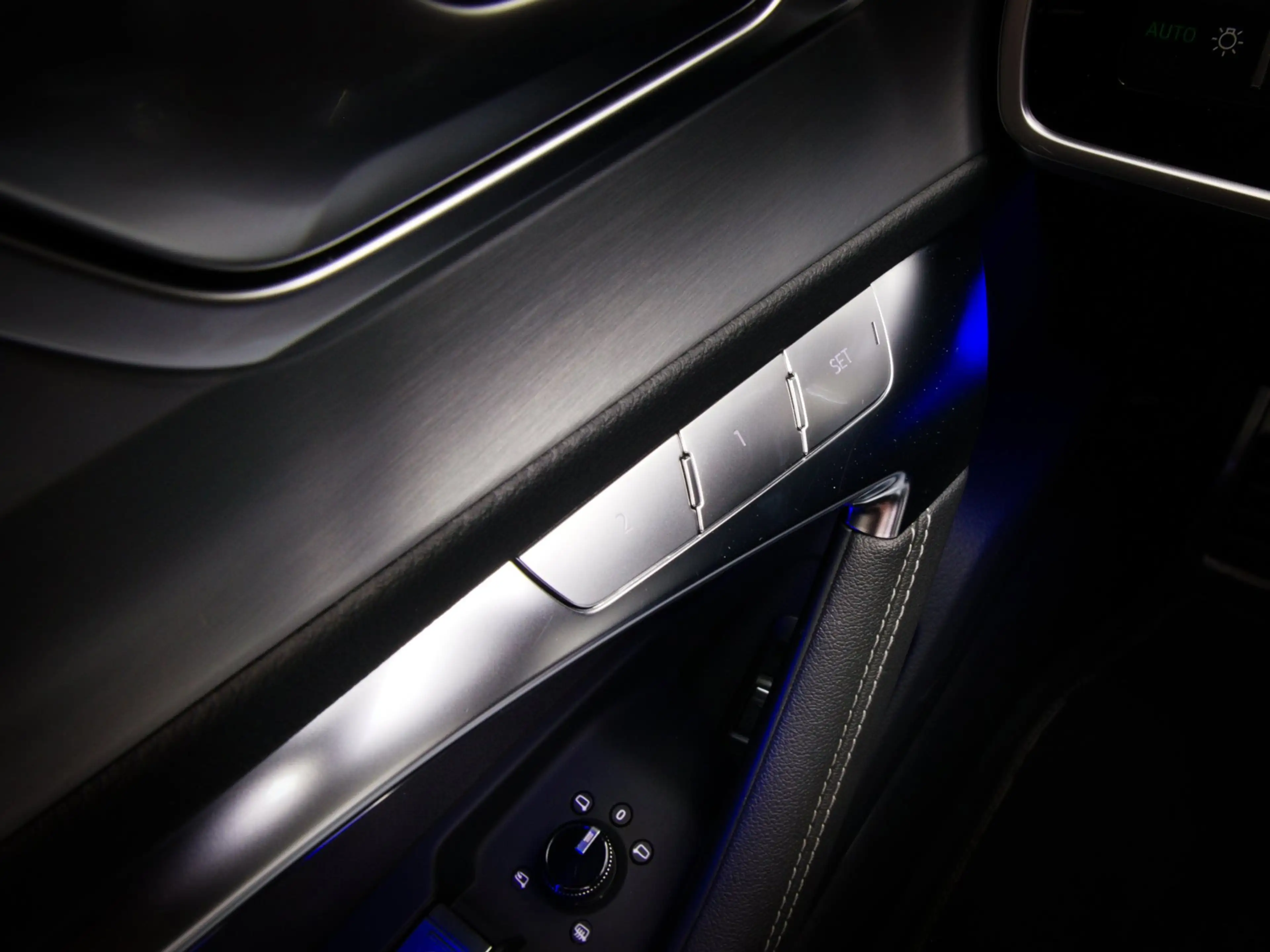 Audi A6 Avant 55 TFSI e quattro Competition S-Line Edition — photo 29