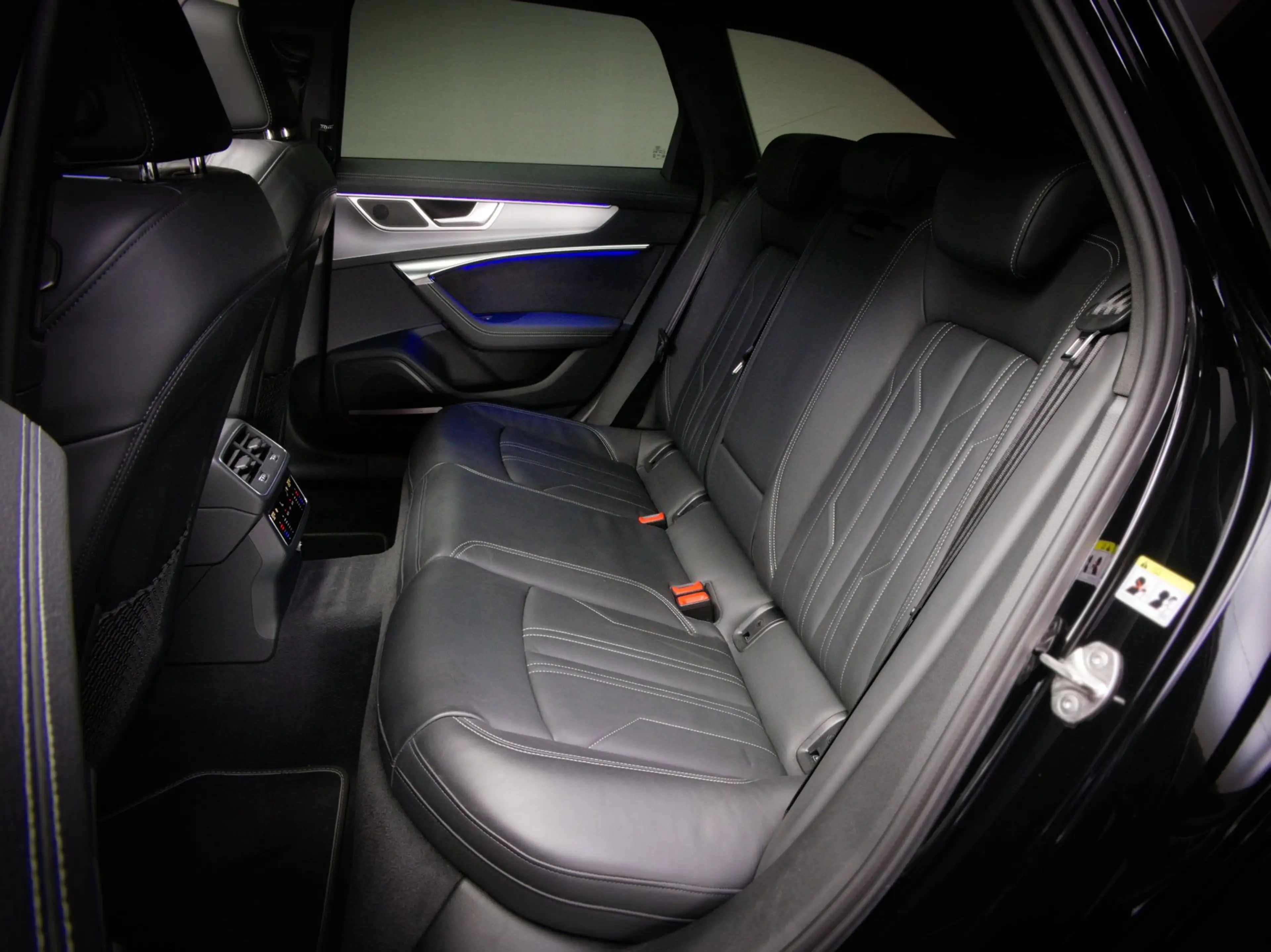 Audi A6 Avant 55 TFSI e quattro Competition S-Line Edition — photo 8