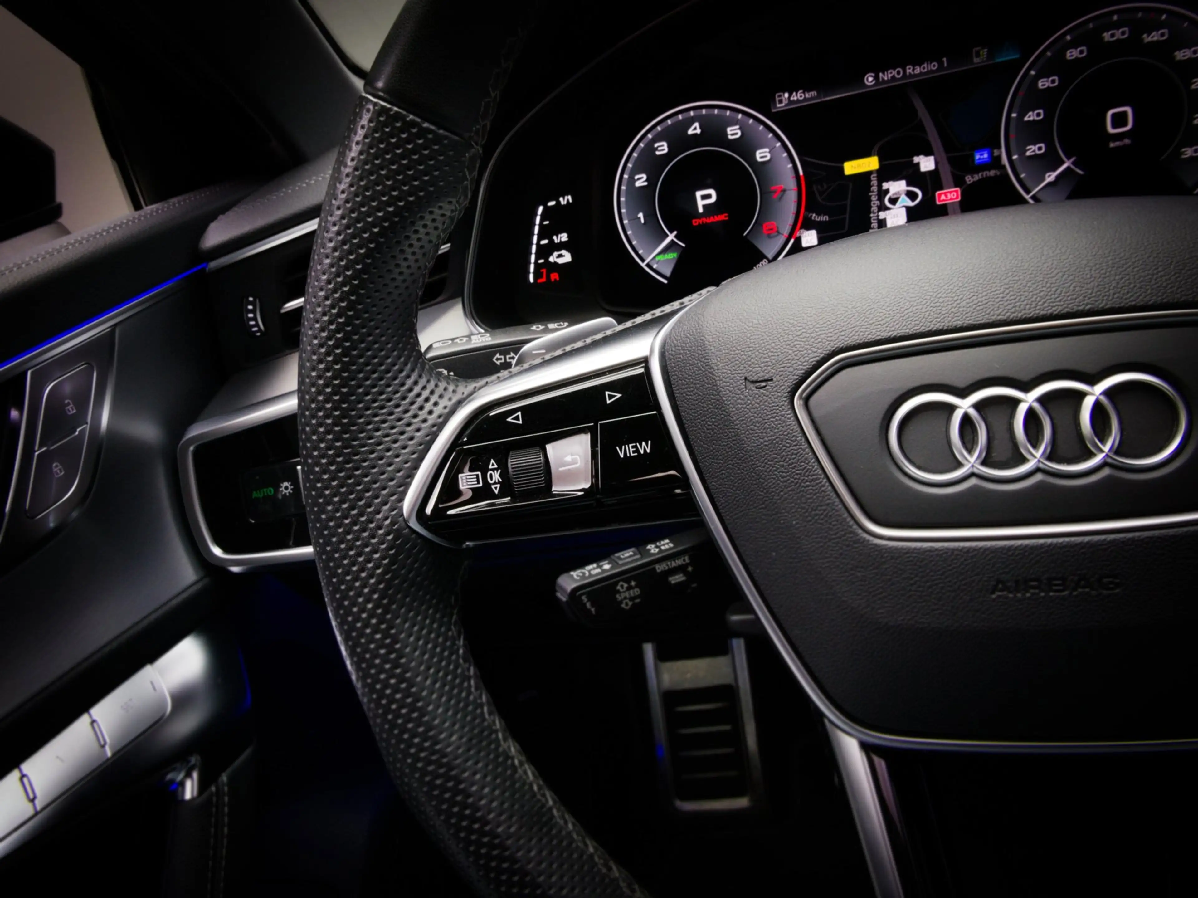 Audi A6 Avant 55 TFSI e quattro Competition S-Line Edition — photo 38