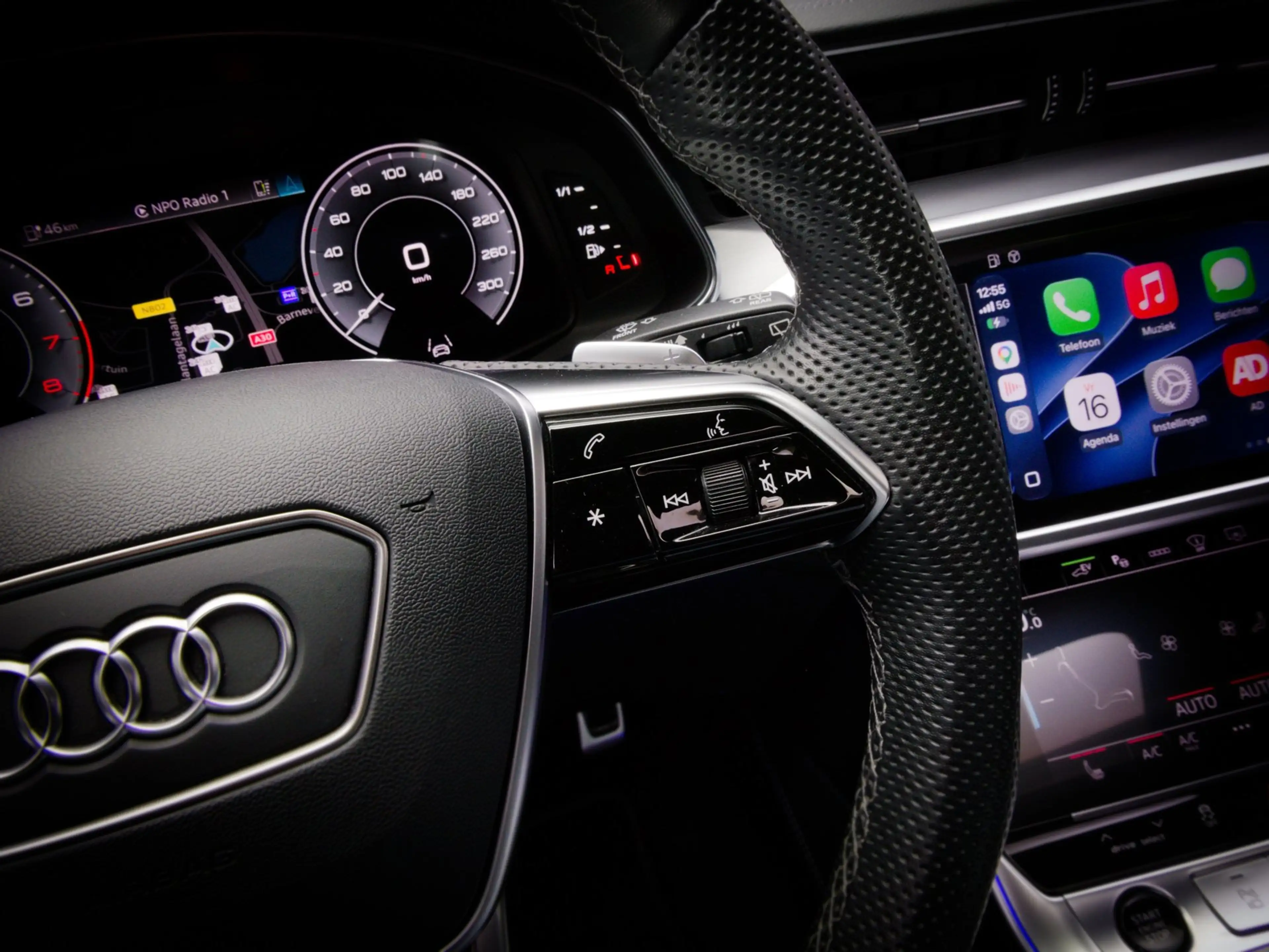 Audi A6 Avant 55 TFSI e quattro Competition S-Line Edition — photo 37