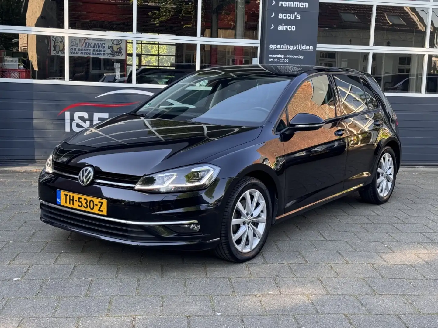 Volkswagen Golf 1.5 TSI 150 Pk DSG Highline Virtual Navi Led Zwart - 1