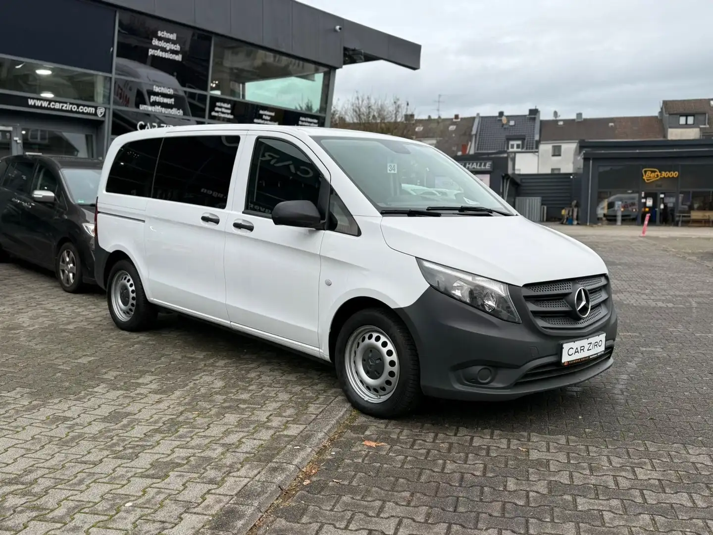 Mercedes-Benz Vito 114CDI Tourer PRO Komfort*9-Sitze*AHK*9Gang Weiß - 2