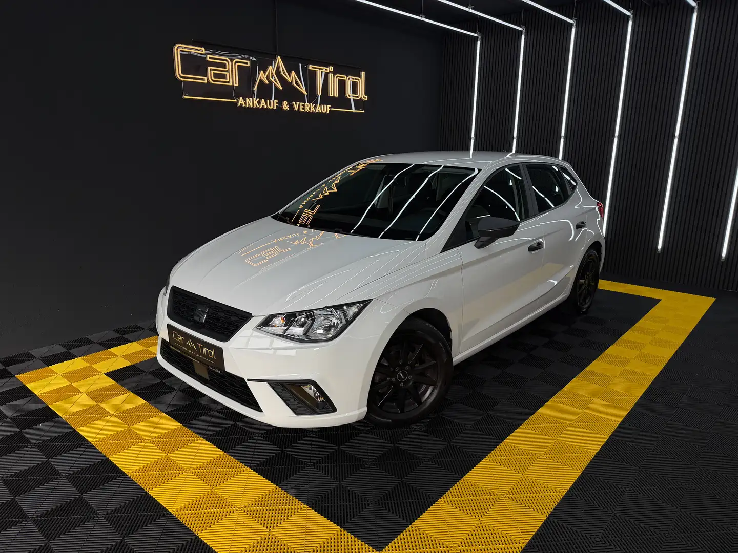 SEAT Ibiza Reference Weiß - 2