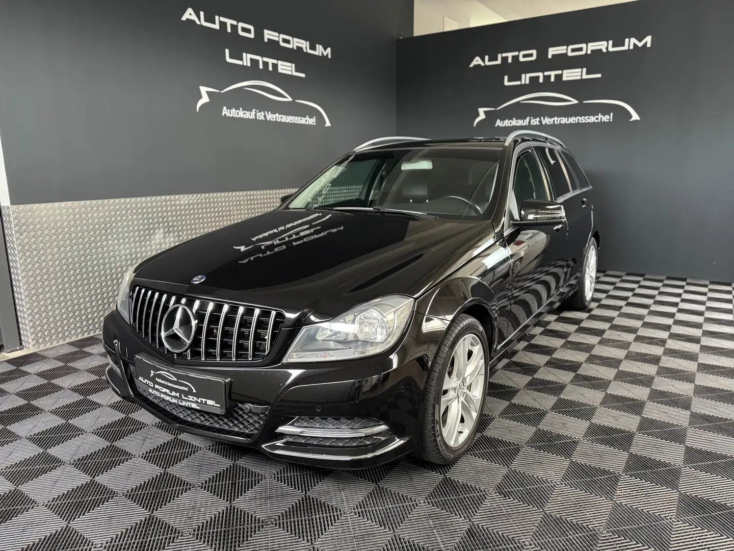 Mercedes-Benz C 250 T CGI BE-LED-AHK-SZH-GEPFLEGT-ALU-AUTOMATIK Schwarz - 1