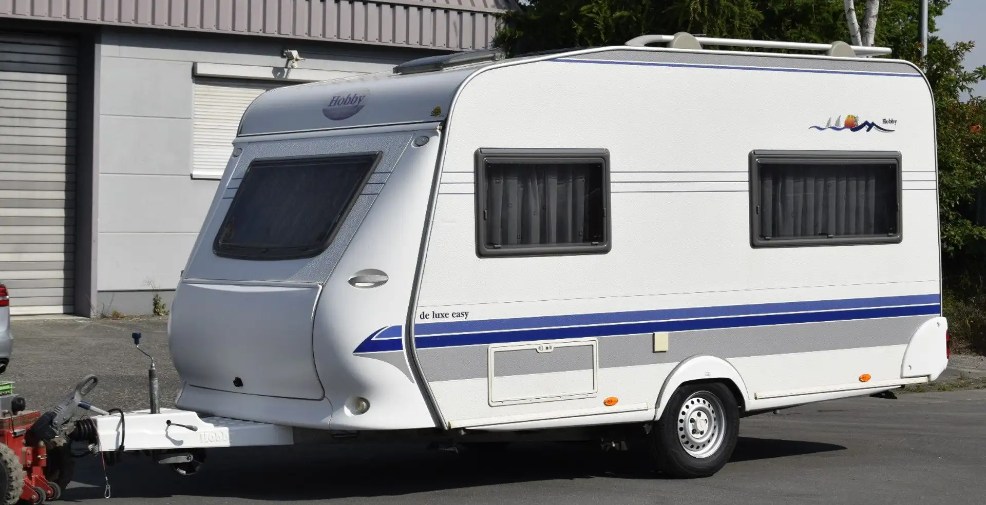 Hobby De Luxe 400 SF mit Mover und Vorzelt - 2