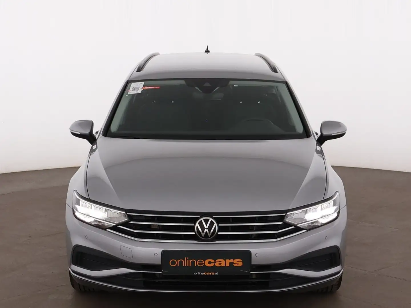 Volkswagen Passat Variant 2.0 TDI Aut LED RADAR NAVI SITZHZG Silber - 2
