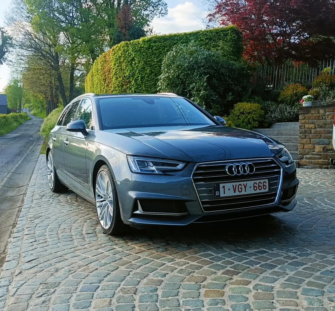 Audi A4 Avant 40 TFSI S tronic S line Gris - 1
