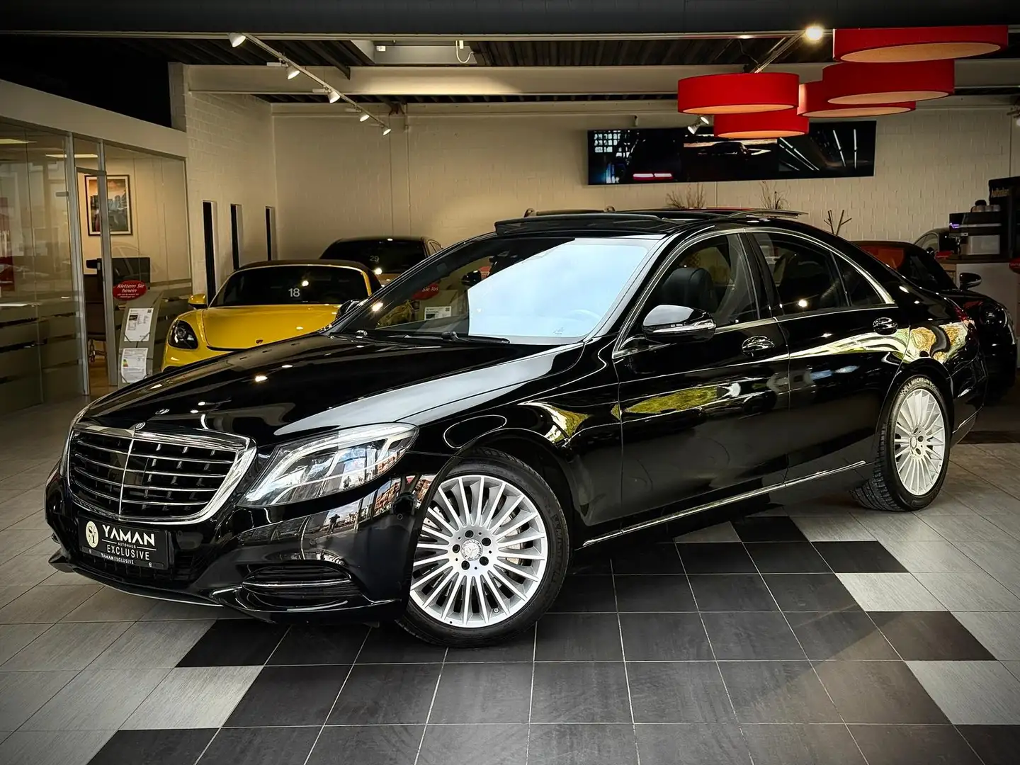 Mercedes-Benz S 500 Pano*StHzg*Nachtsicht*Softclose*Keyless*TV Schwarz - 1