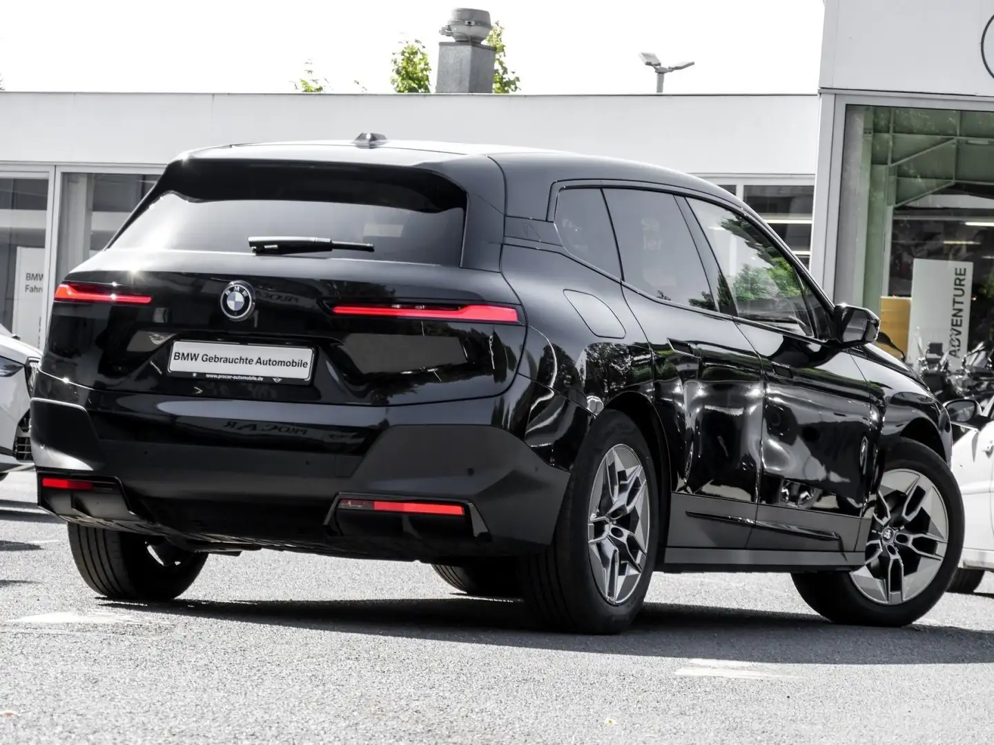 BMW iX xDrive40 DA PROF+PA PLUS+HuD+SHZ Zwart - 2