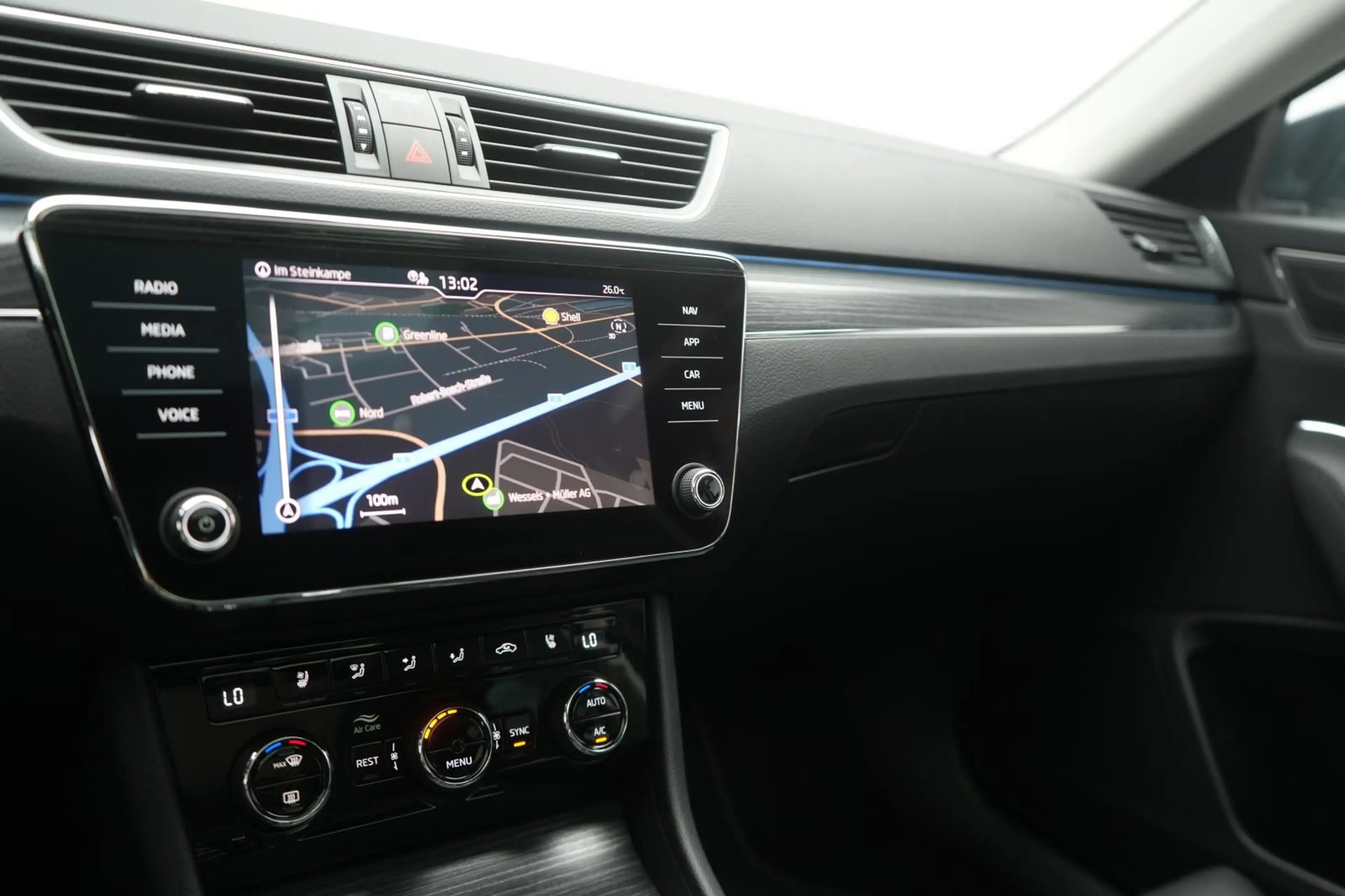 Skoda Superb 2.0 TDI DSG Premium Edition Leder/ACC/Pan — photo 15