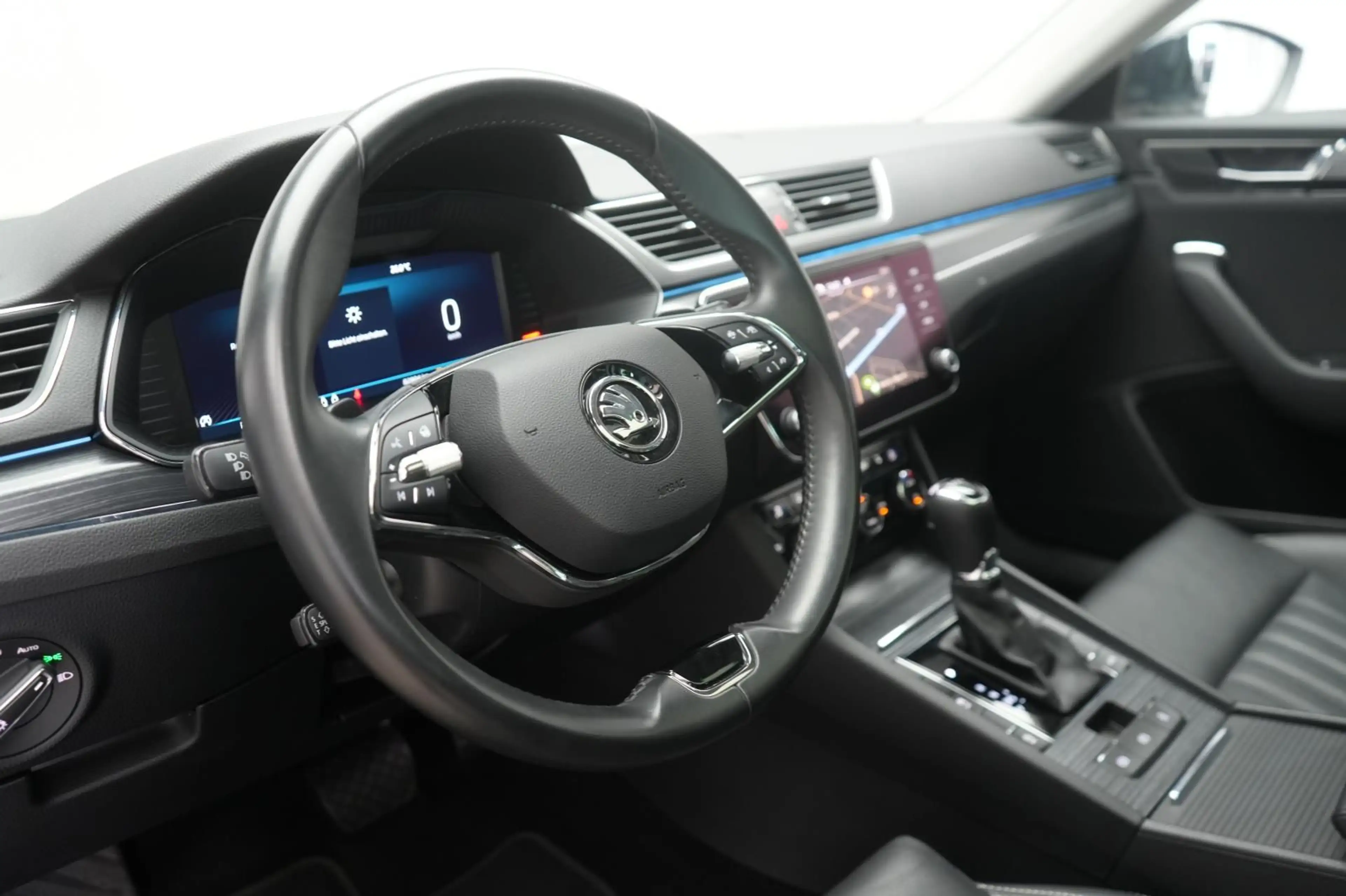 Skoda Superb 2.0 TDI DSG Premium Edition Leder/ACC/Pan — photo 13
