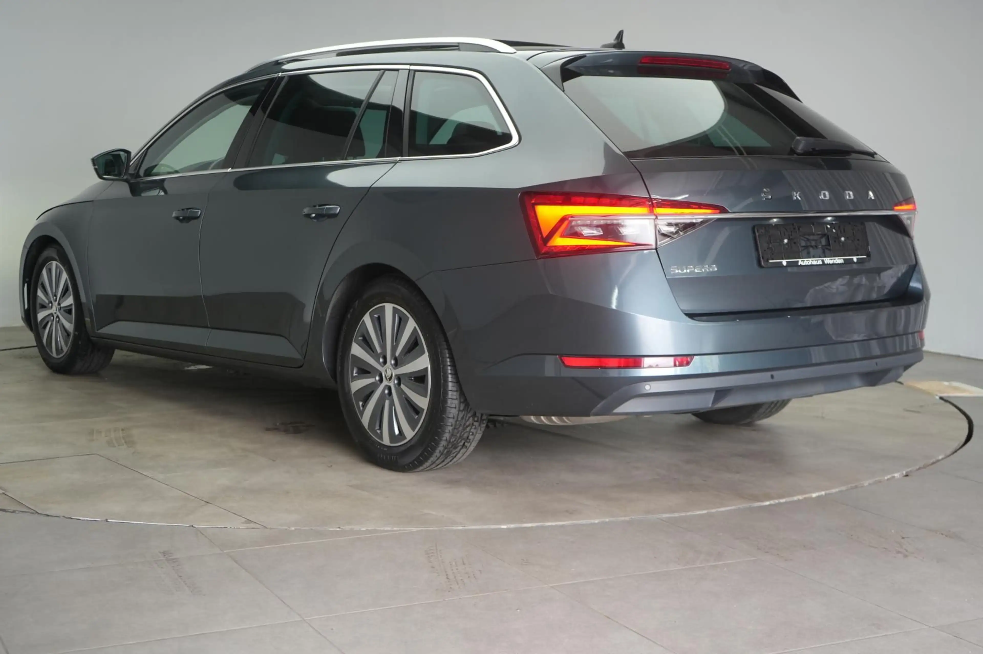 Skoda Superb 2.0 TDI DSG Premium Edition Leder/ACC/Pan — photo 5