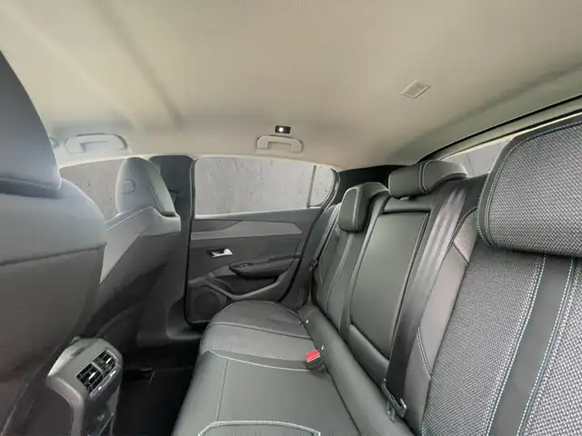 Peugeot 308 view 8