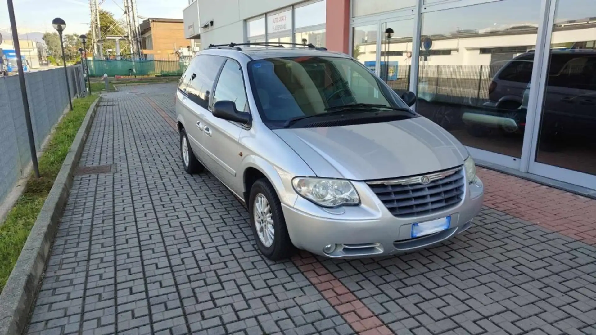 Chrysler Voyager 2.8 CRD cat LX Leather Auto 7 POSTI Grigio - 2