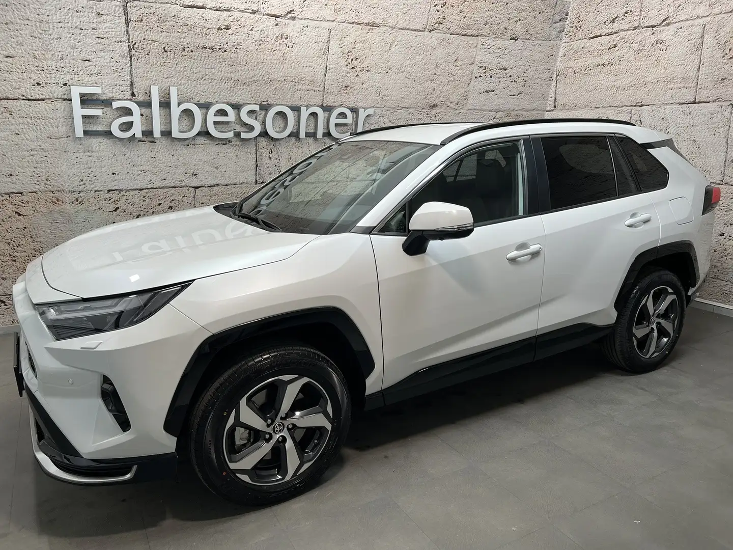 Toyota RAV 4 RAV4 Plug-in-Hybrid 4x4 306PS Active + Executive P Weiß - 2