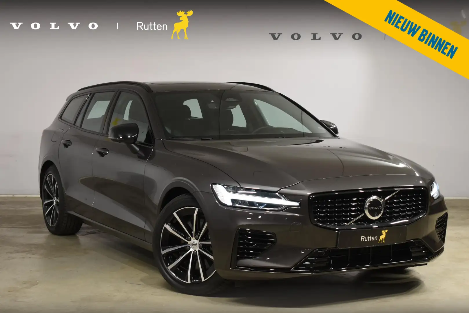 Volvo V60 T6 350PK Automaat AWD Plus Dark / Navigatie / 360 Grijs - 1