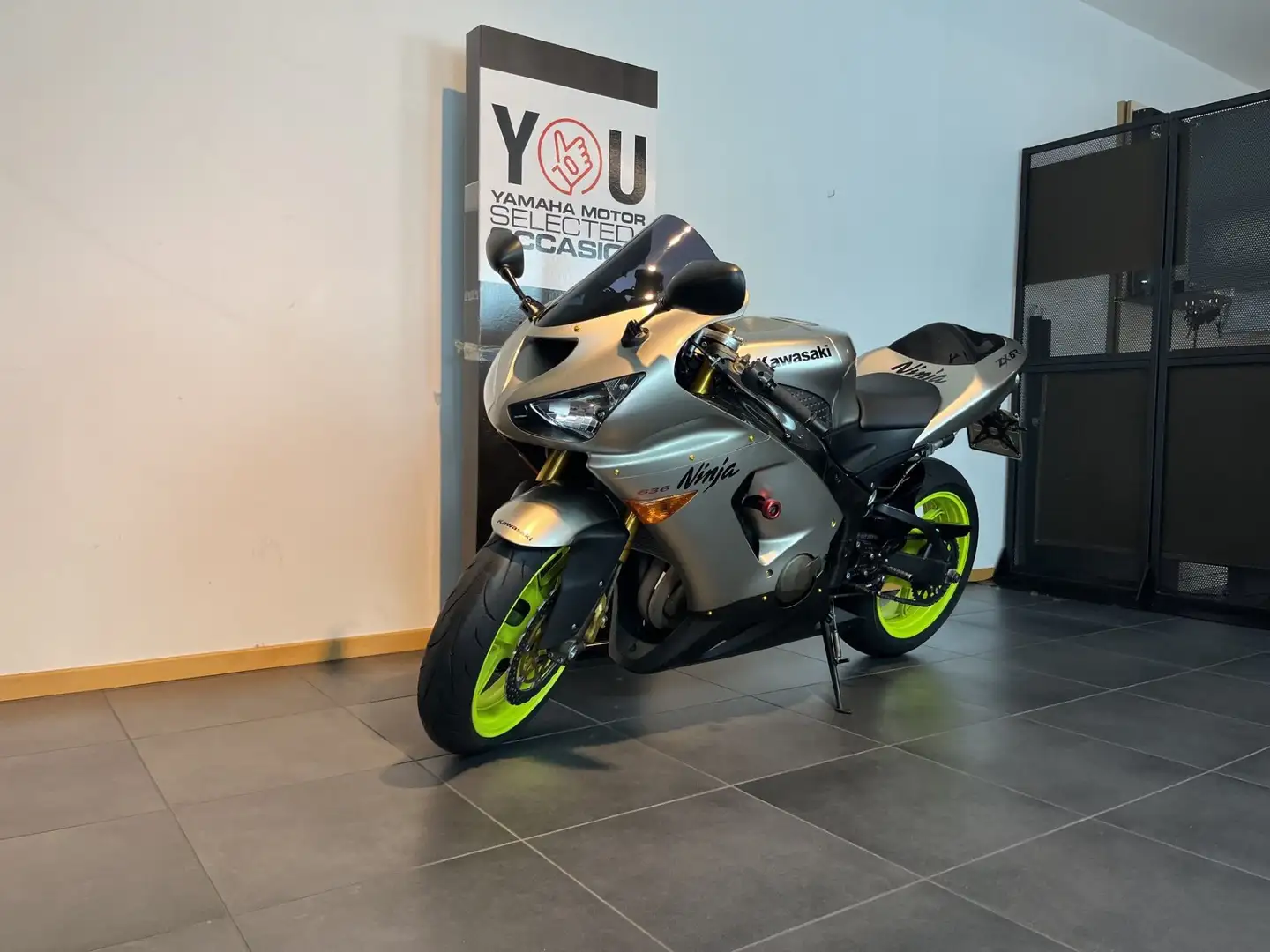 Kawasaki Ninja ZX-6R r - 2