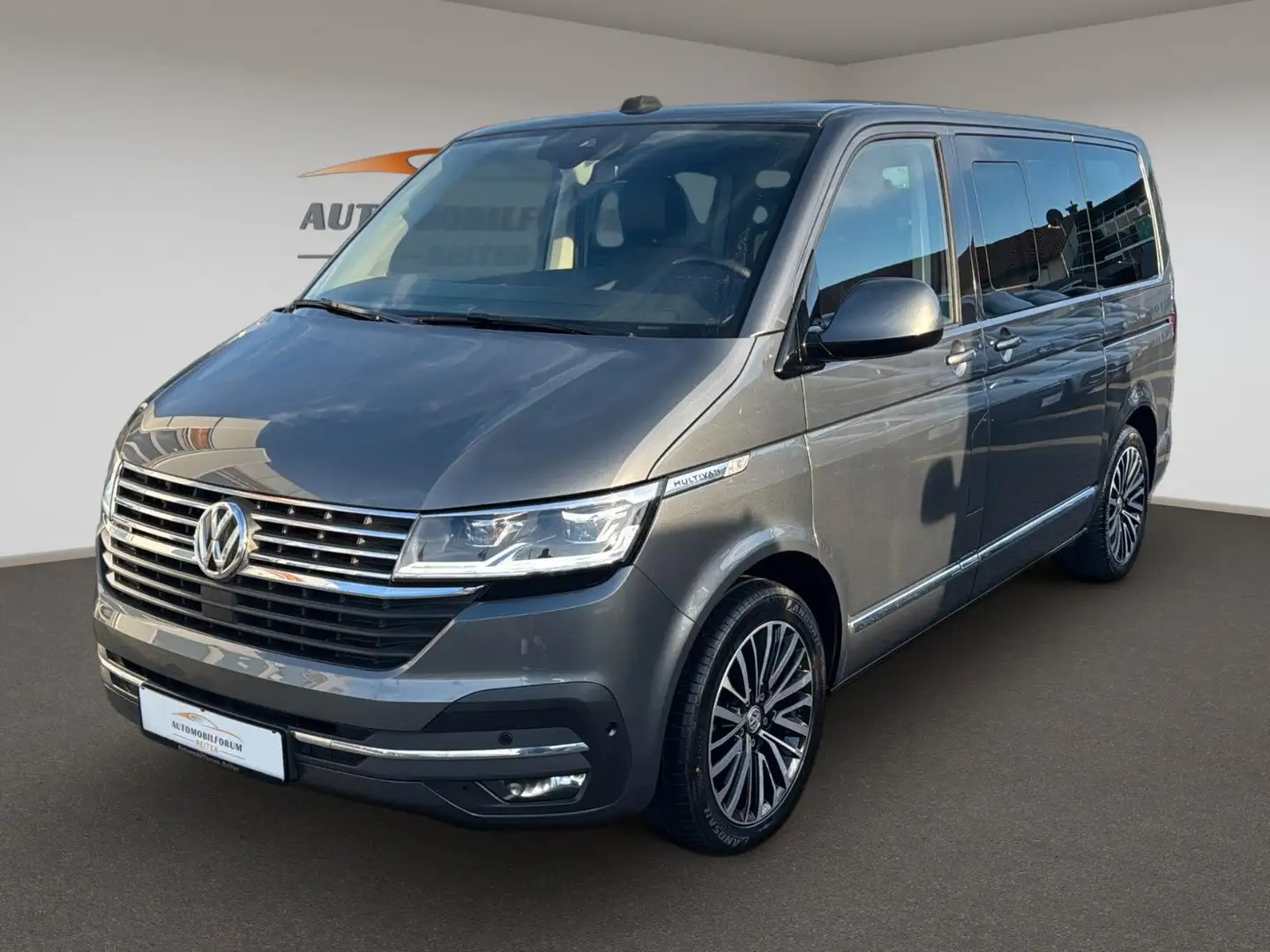 Volkswagen T6 Multivan T6.1 Multivan Highline 4 Motion Vollausstattung Grau - 1