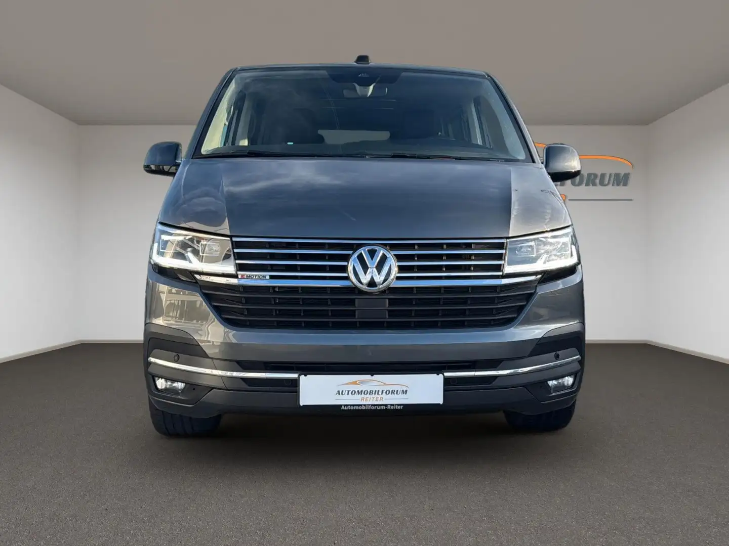 Volkswagen T6 Multivan T6.1 Multivan Highline 4 Motion Vollausstattung Grau - 2