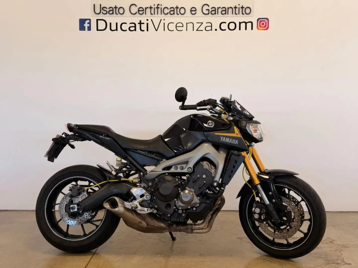 Yamaha MT-09 BLACK Nero - 1