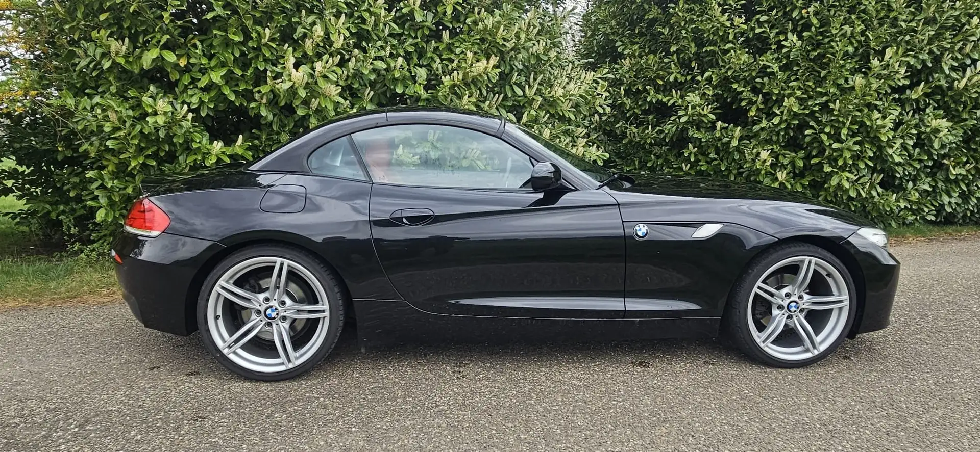 BMW Z4 BMW Z4 2.5 Roadster sDrive 23i AUT 2011 zwart Zwart - 2