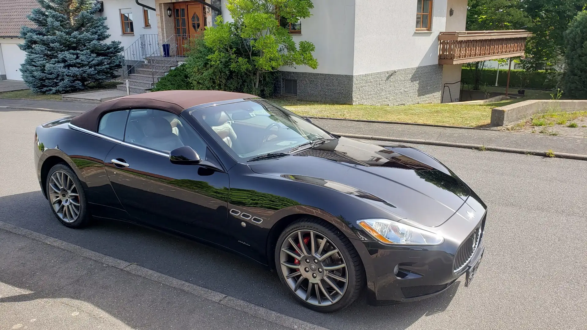 Maserati GranCabrio 2. Hand, unfallfrei, deutsche Erstzulassung Negro - 1