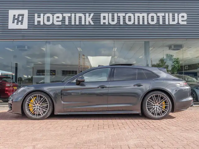 Porsche Panamera view 10