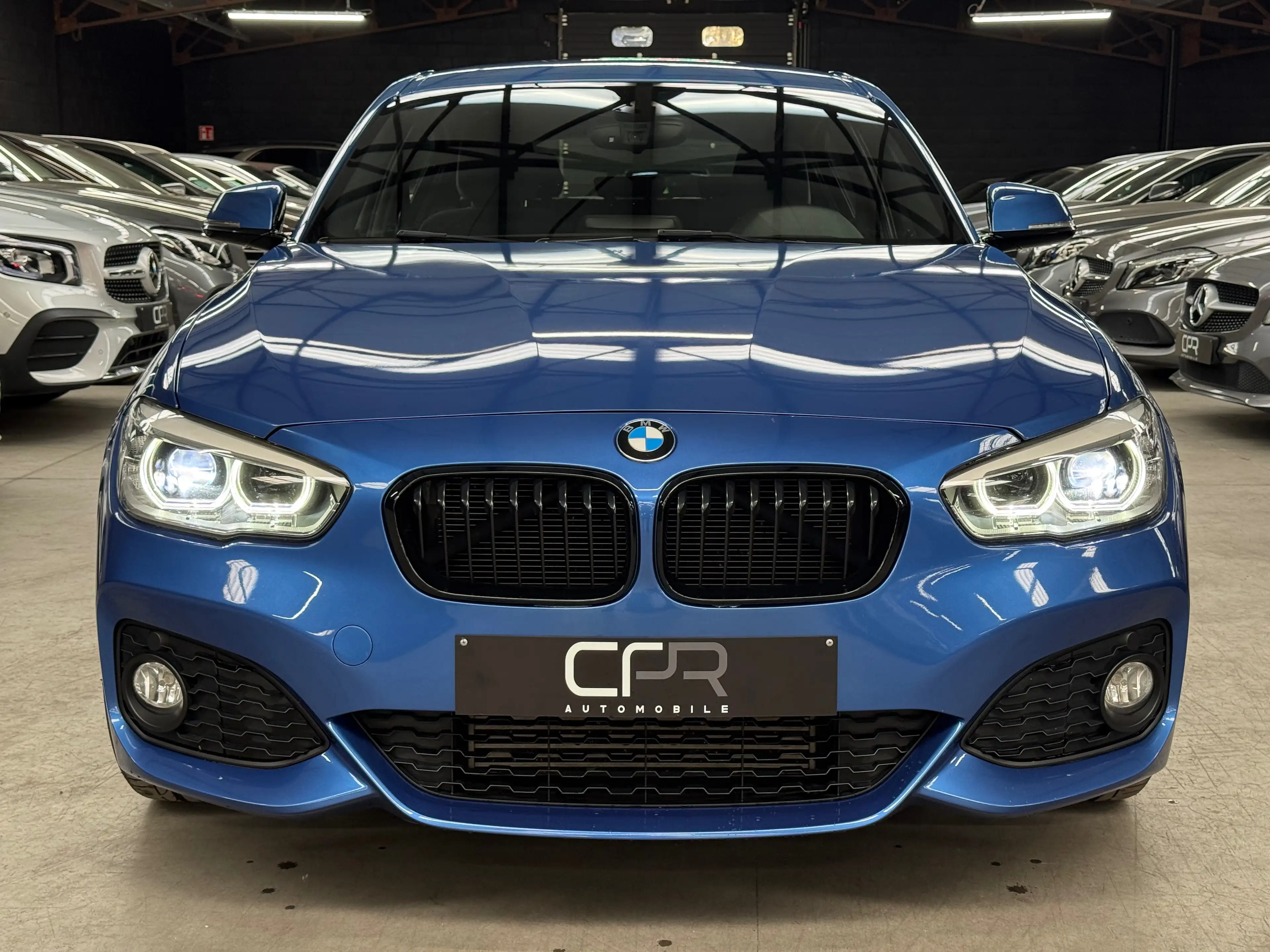 BMW 118 i * PACK M * ALCANTARA * LED * GPS * RADAR AR * ATTELAGE — photo 2