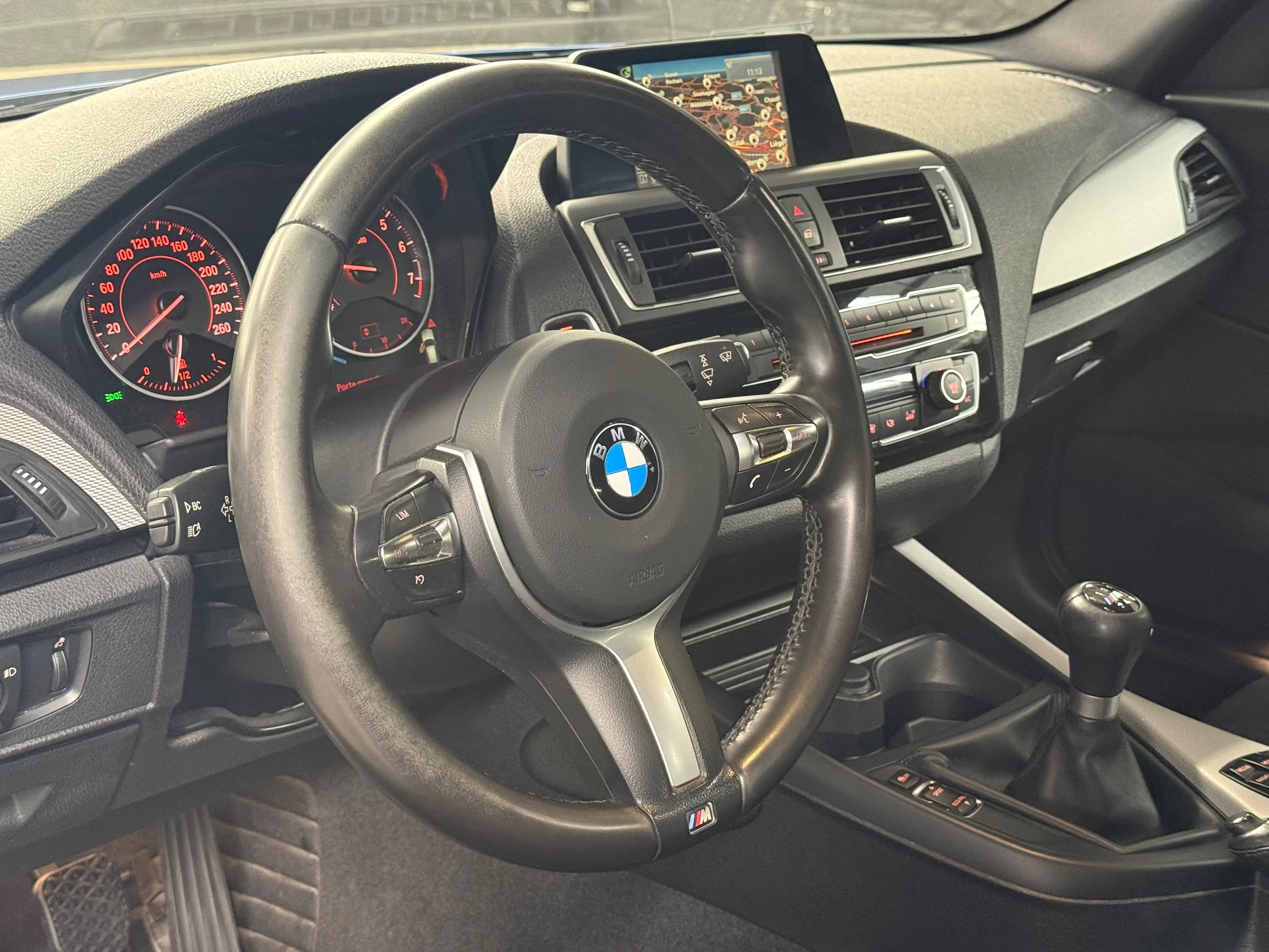 BMW 118 i * PACK M * ALCANTARA * LED * GPS * RADAR AR * ATTELAGE — photo 8